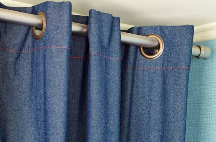 Ring eyelet curtain design